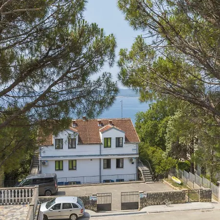 Cherry 2 アパート セルツェ